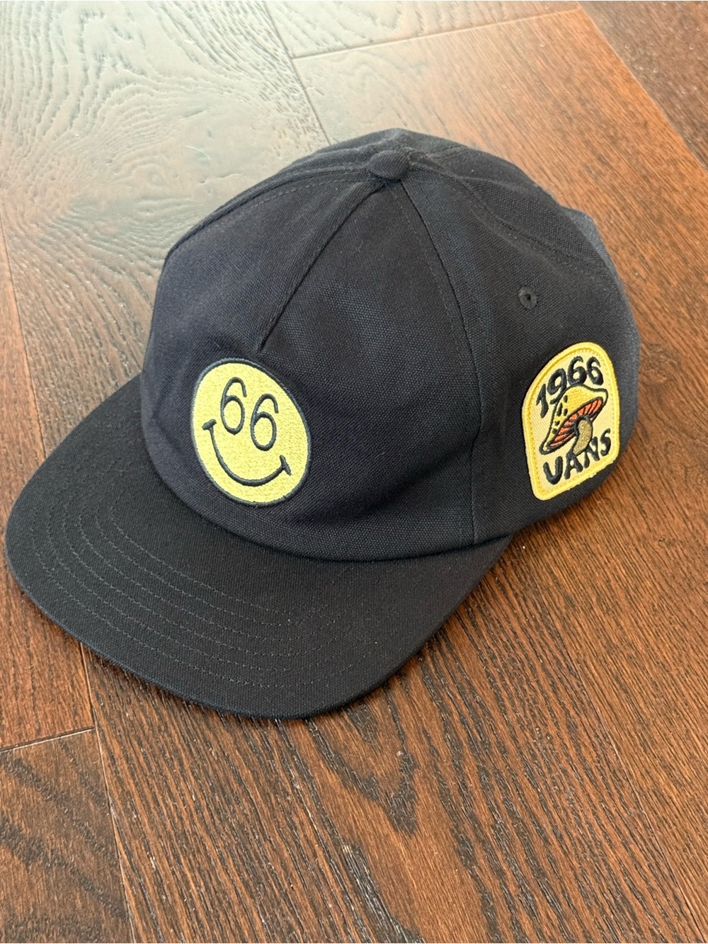 NEW W/O TAGS Vans 66 Snapback Black Hat